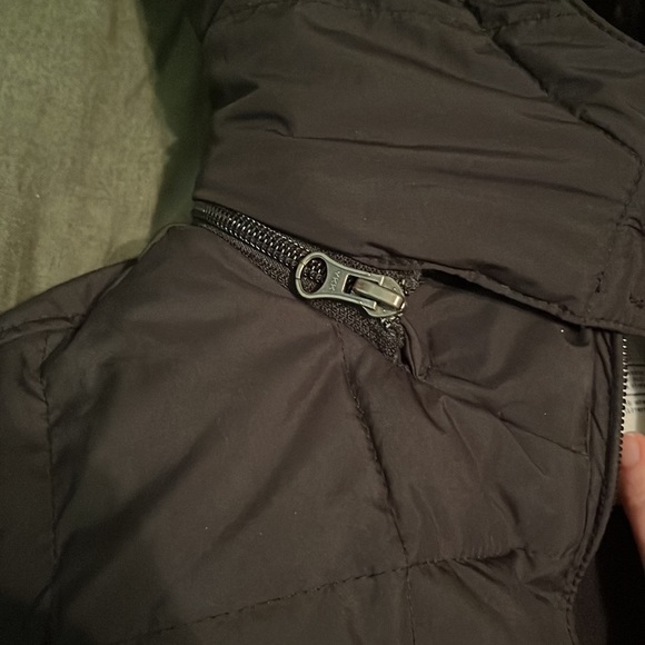 Black Old Navy puffer jacket with down - Picture 3 of 3